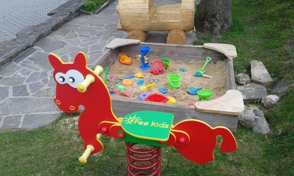 Domek Goralski Na Pastwisku Ciche Małe Exteriör bild