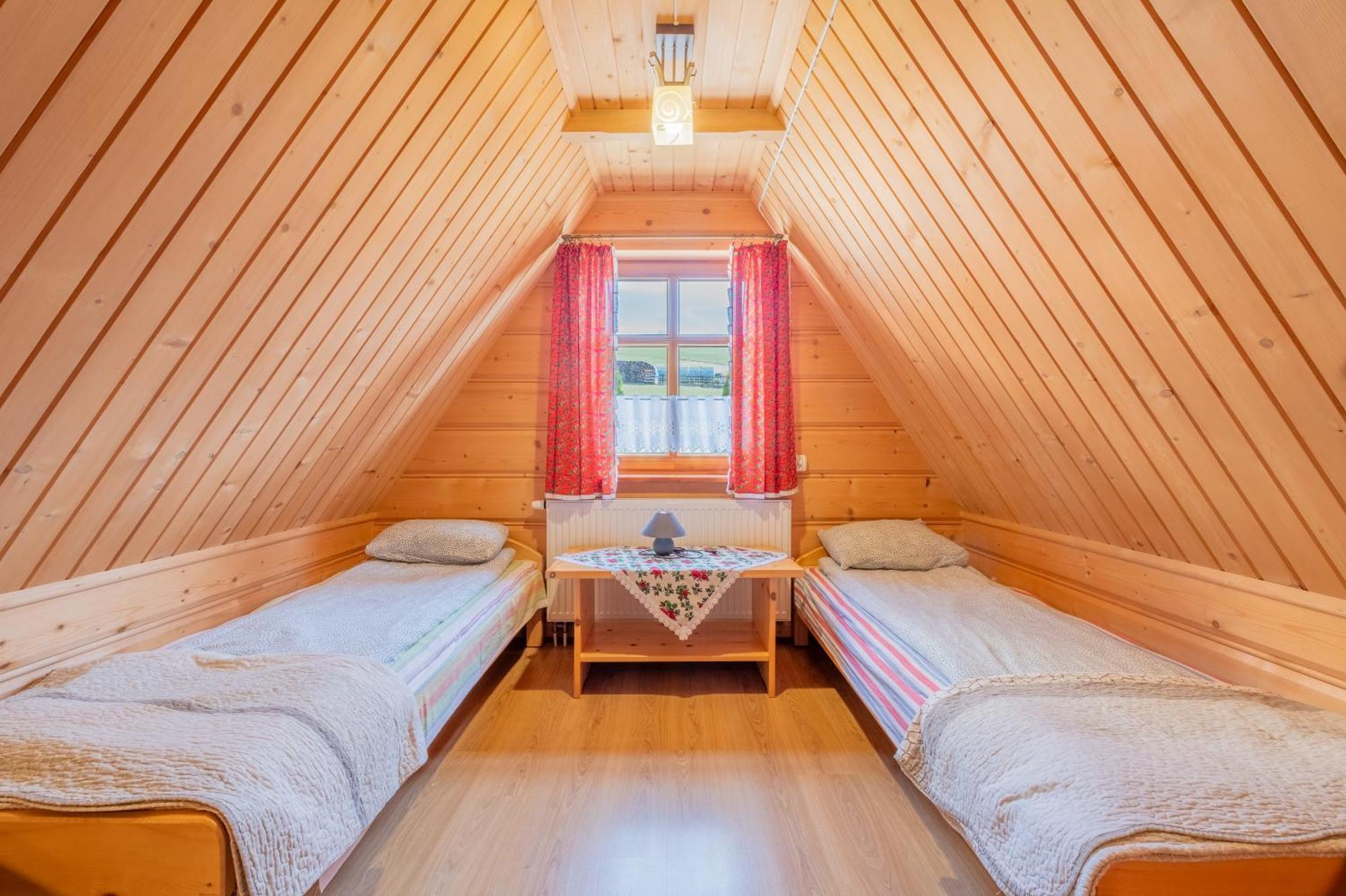Domek Goralski Na Pastwisku Ciche Małe Exteriör bild